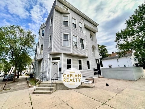 Photo - 920 Elm St Unit 1