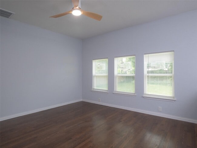 Building Photo - 2703 Areba St Rental