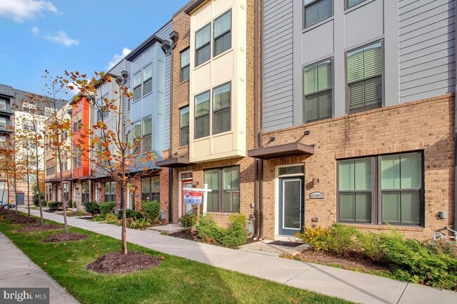 Photo - 6204 Monitor St Townhome