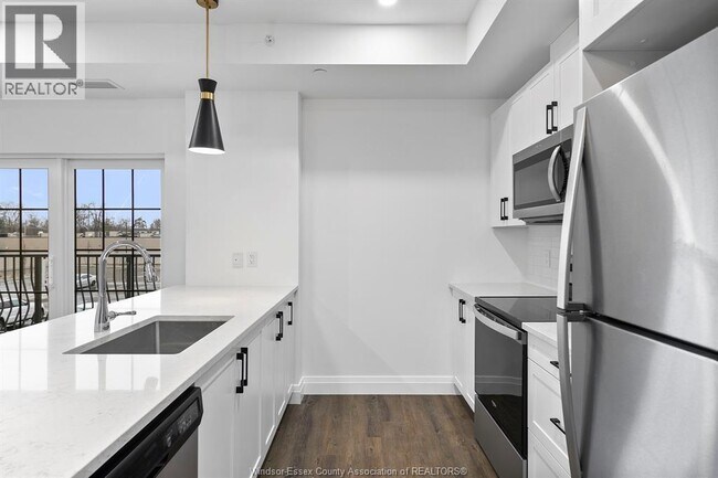 Photo - 3817 Howard Ave Unité 221