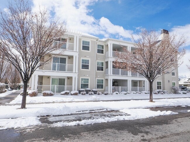 Building Photo - Beautiful Daybreak Condo Unit 110