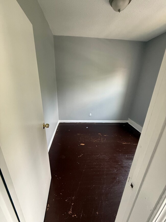 152-154 Brook St Unit 1