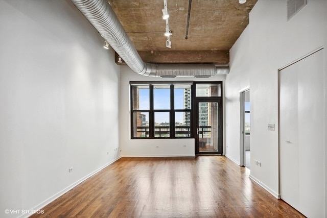 Photo - 849 N Franklin St Unit 1401