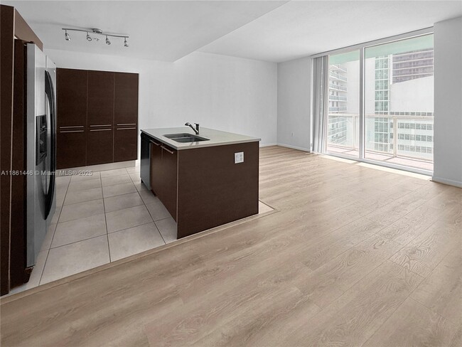 Building Photo - 1900 N Bayshore Dr Unit 3407 Rental