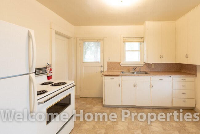 Photo - Cozy 2 Bedroom Apartment Close to WWU Unit 128 SE 2nd