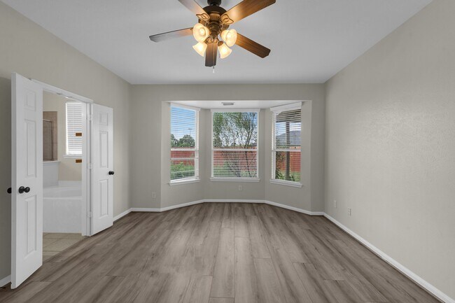 Photo - 1922 Vale Haven Drive