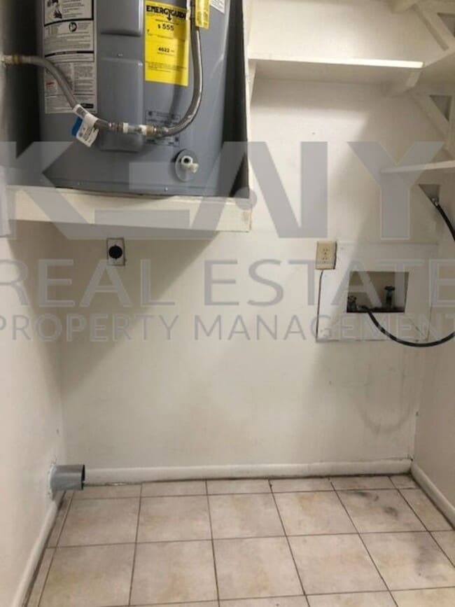 Photo - 407 Fox Run Ave Unidad 2