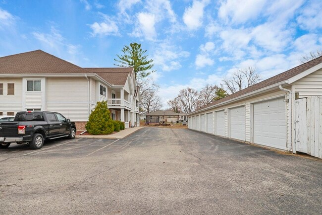 272 W Main St, Cambridge, WI 53523