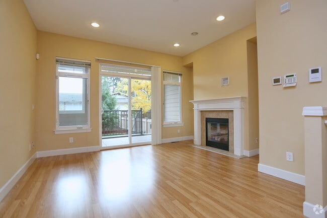 3BR, 2.5BA - 1,524 SF