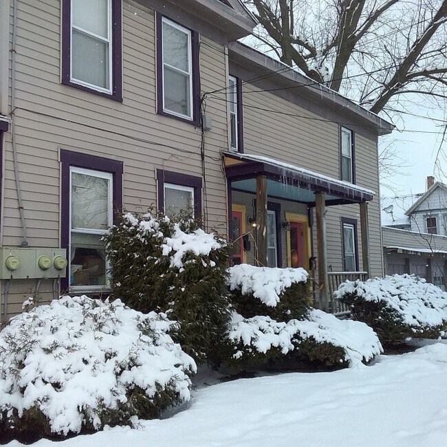 Building Photo - 200 Park St Unit Apt. 2