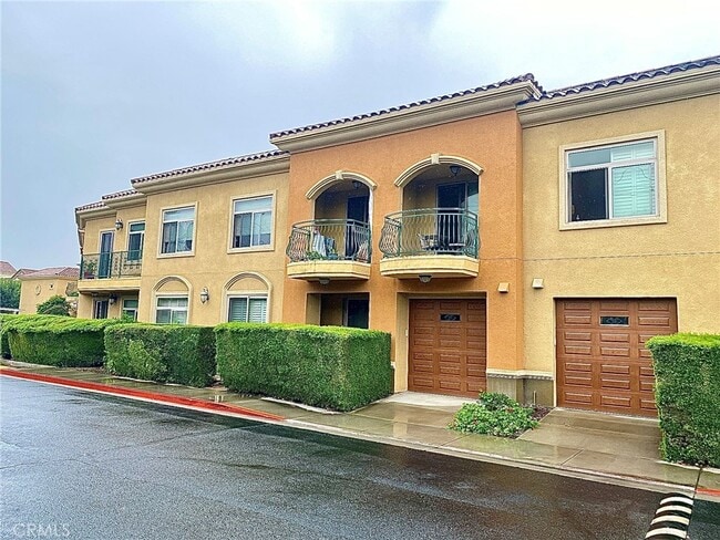 Photo - 13798 Roswell Ave Condo