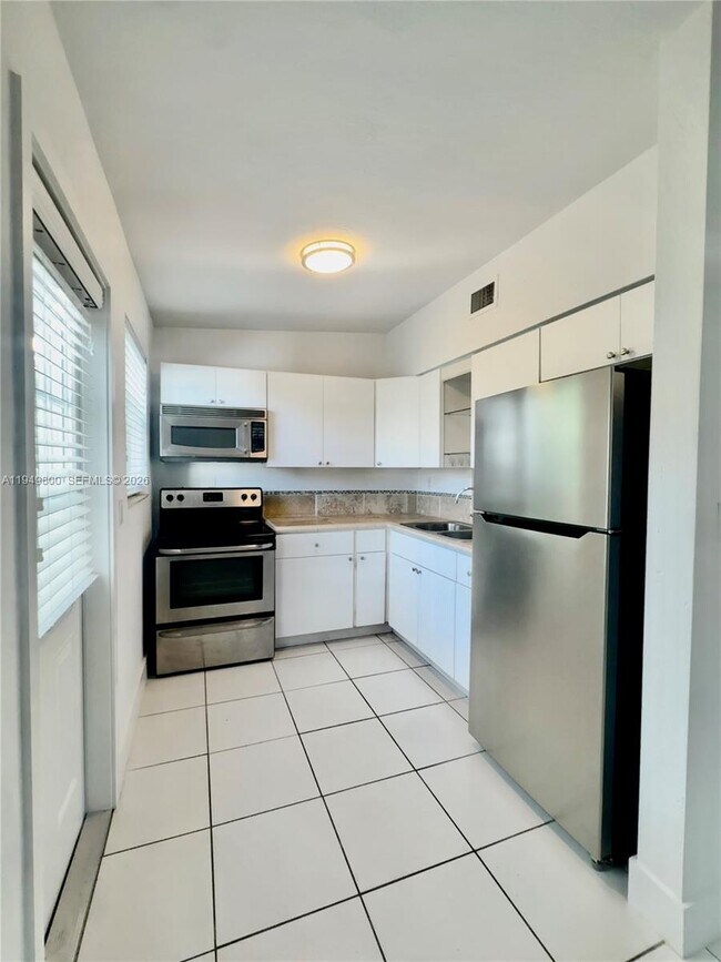 Photo - 3360 Frow Ave