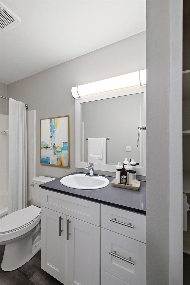 Town & Country Apartments - Wixom, MI