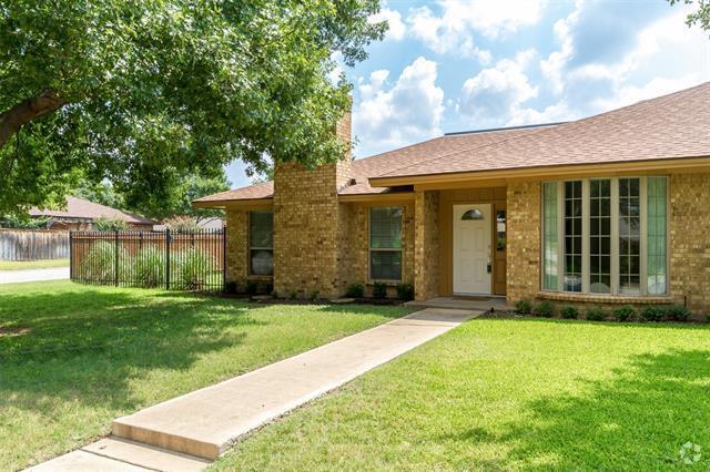 Building Photo - 5201 Ledgestone Dr Rental