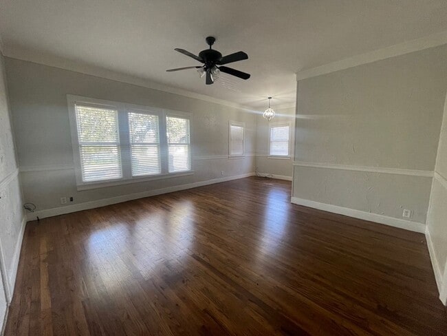 Photo - 4 Bedroom Home Near Downtown Stephenville