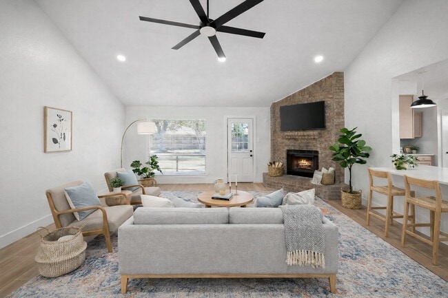 Photo - 303 Knoll Forest Dr