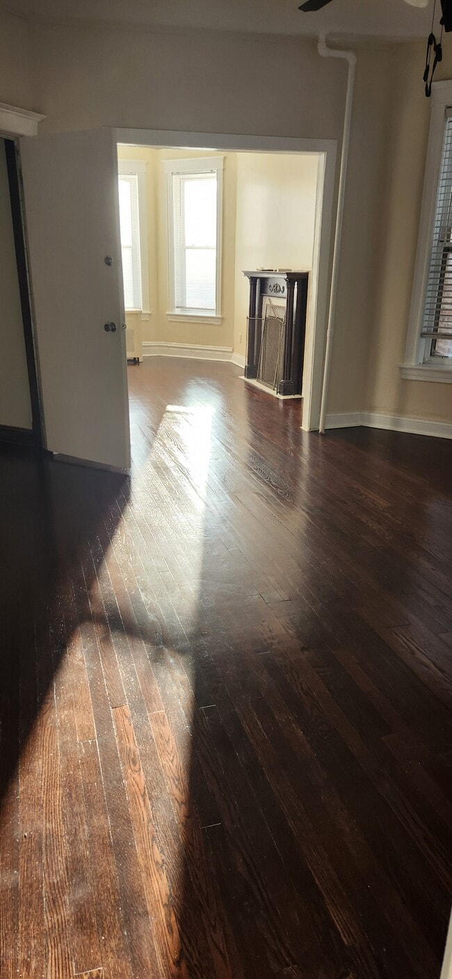 Photo - 6620 S Champlain Ave Unit 1