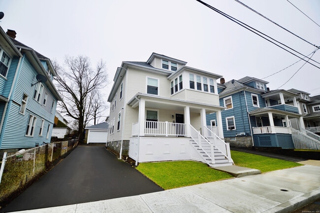 Building Photo - 21 Nichols St