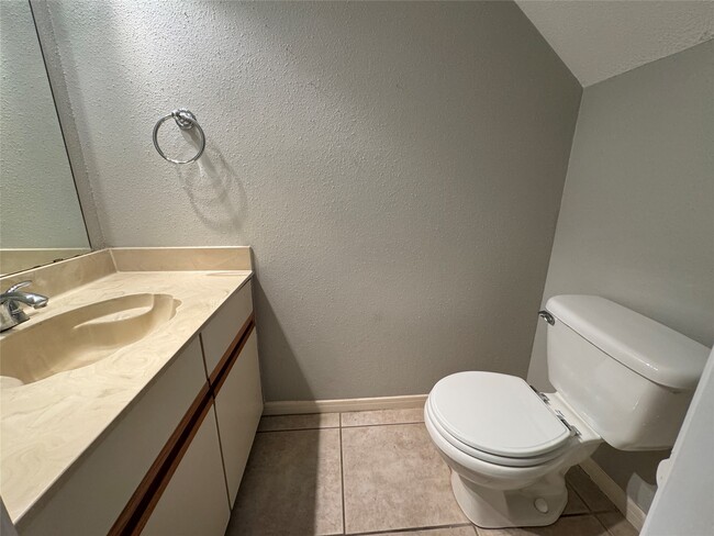 Building Photo - 9800 Pagewood Ln Unit 2802 Rental