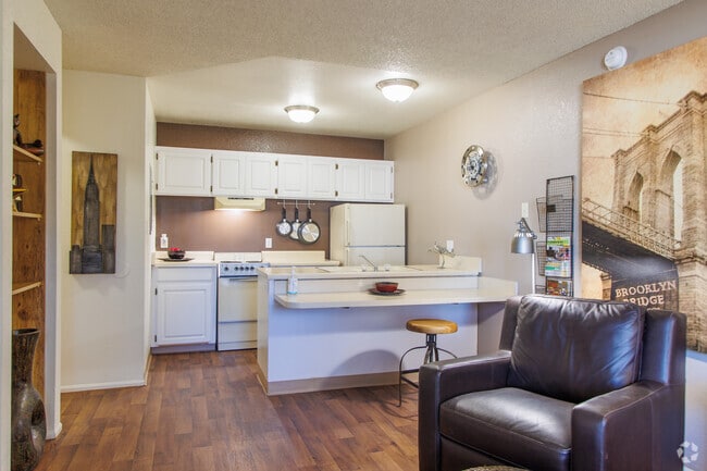 Studio - 324SF - Dining Room