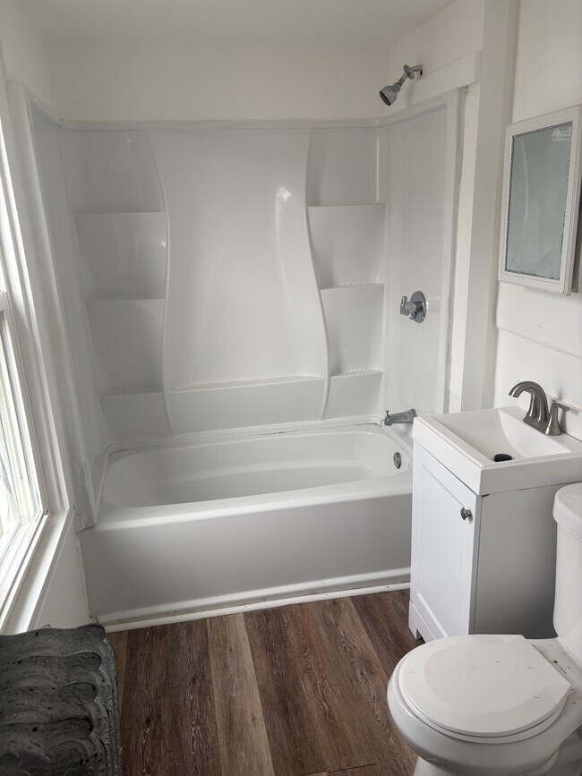 Bathroom - 121 Bonney St Unit 2