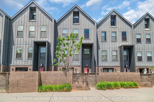 Building Photo - 1609 Parkwood Ave