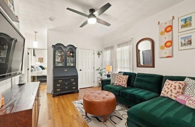 Photo - 171 Brooks St Unit 1