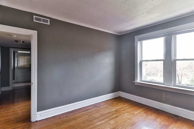 Photo - 3860 Bamberger Ave