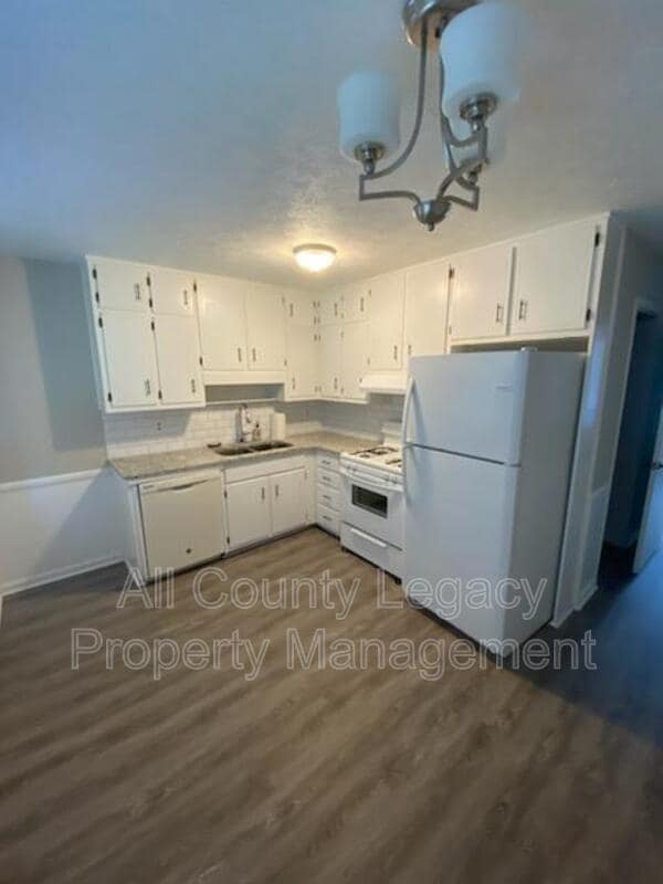 Photo - 3132A Dove Court