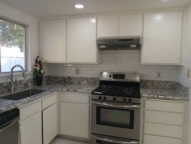 Photo - ? Move-In Special: $250 off your first mon...