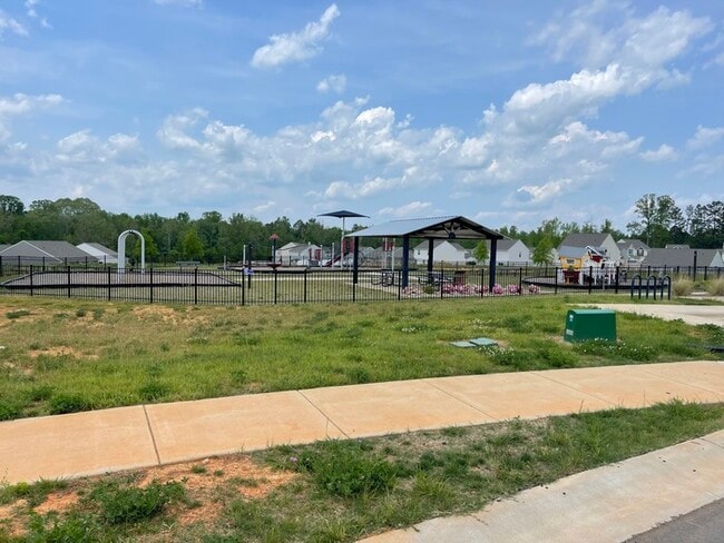 Photo - 1020 Standing Oak Dr