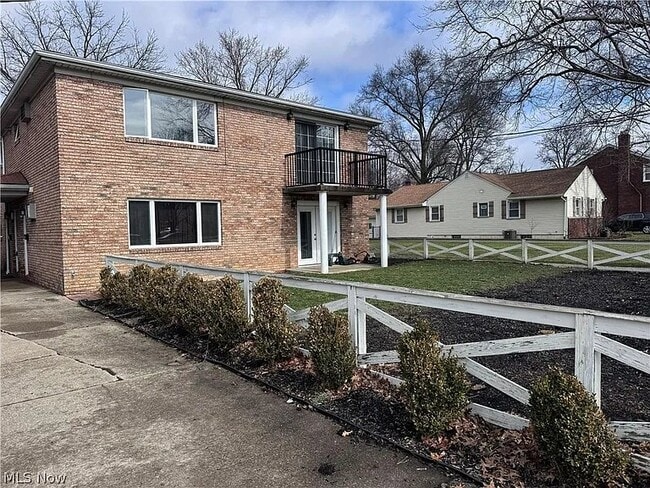 Photo - 7120-7122-7122 Glendale Ave Unit Top