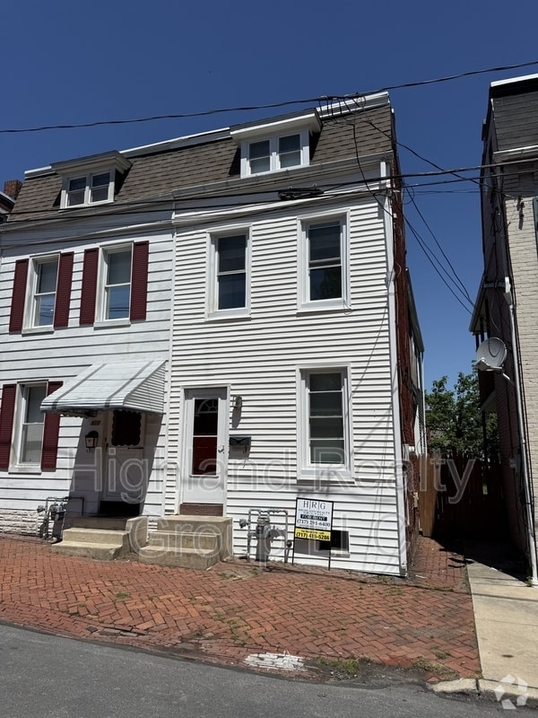 Building Photo - 913 Blunston St Rental