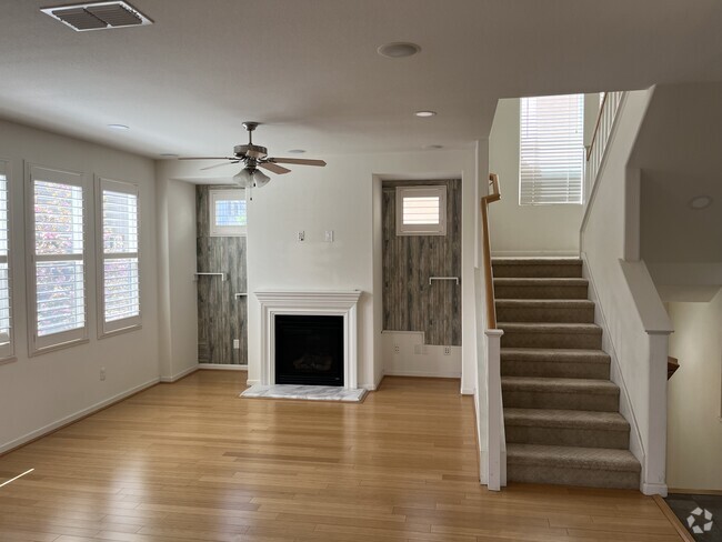 Building Photo - 3336 Chartwell St Rental