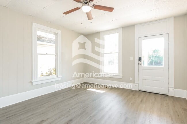 Photo - 2825 Waverly Ave