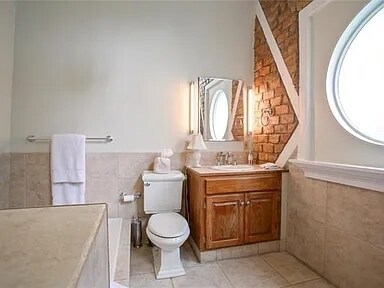 Photo - 1204 Marengo St Unit B