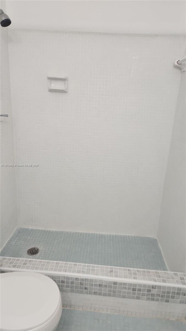 Photo - 16801 NE 14th Ave Unit 109