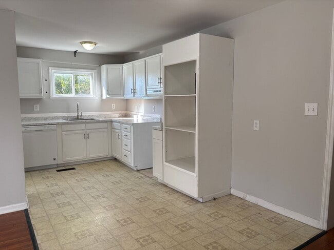 Photo - 4 Bedroom, 2 Bathroom House in Greensboro!