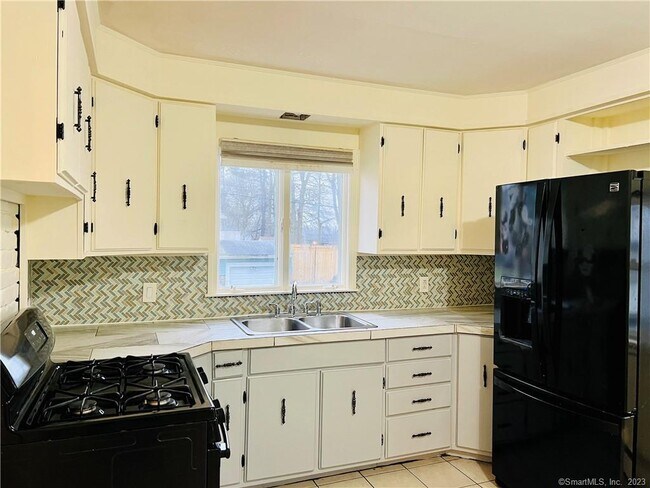 Photo - 115 Clinton St