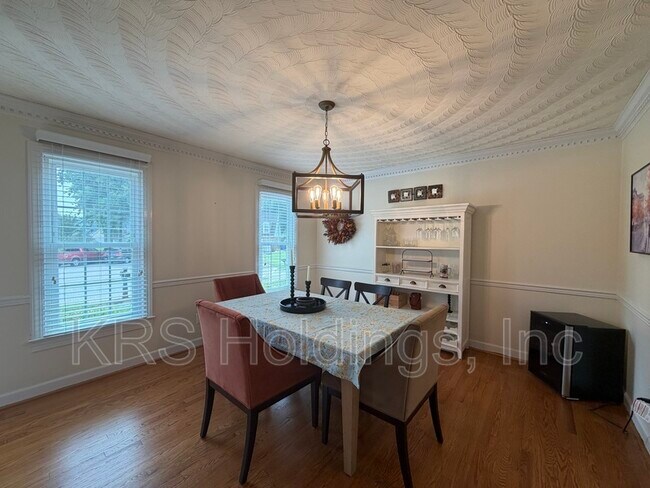 Photo - 1520 Woodside Ct