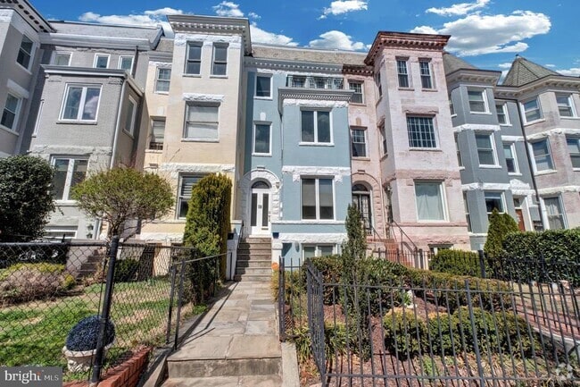 Building Photo - 1203 Girard St NW Unit 1 Rental