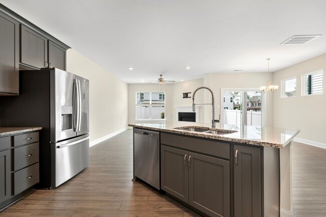 Photo - Available now! Spacious & beautiful 3 bedroom townhome!