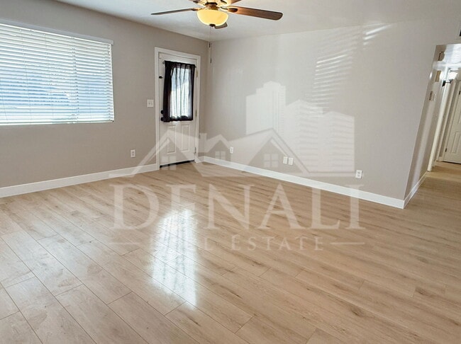 Photo - 1220 W Romo Jones St