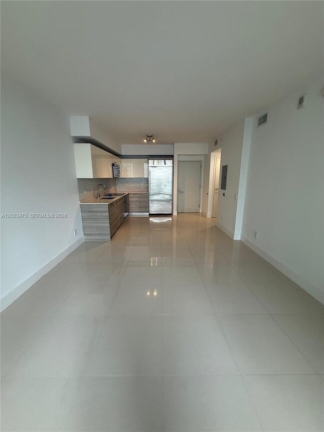 Photo - 1300 Brickell Bay Dr Unidad 707