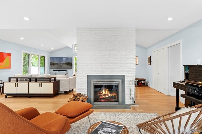 Photo - 2723 Deerfield Rd