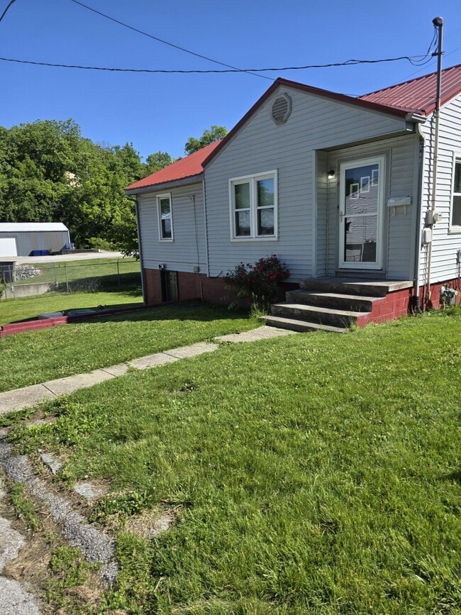 Photo - 204 S Robbins Ct