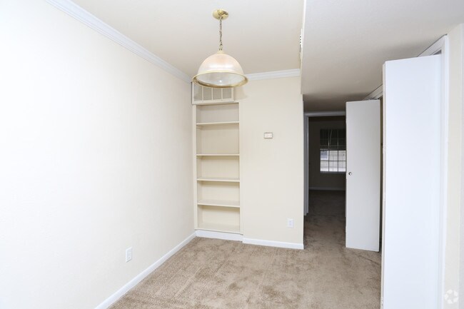 Photo - Oak Run Manor Apartments