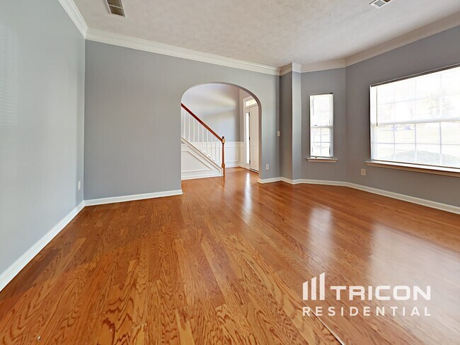 Photo - 381 Sunderland Way