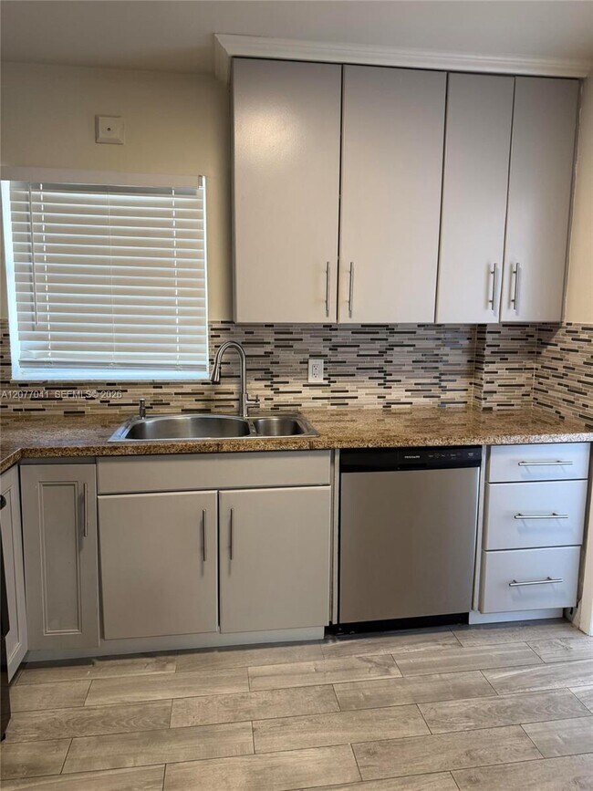 2051 NW 81st Ave Unit 528