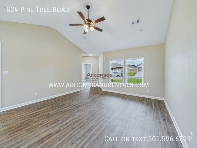 Photo - 824 Pine Tree Rd